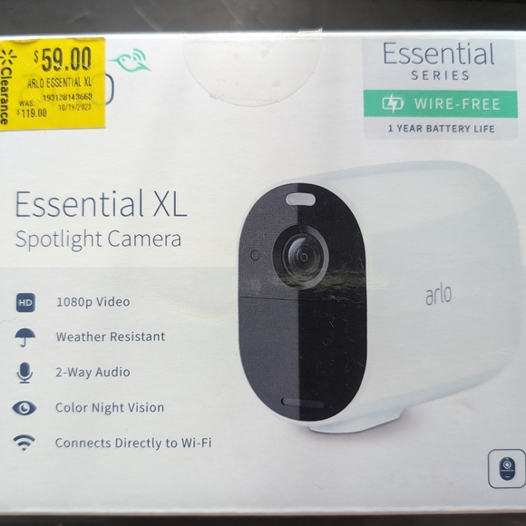 Arlo Essential XL Spotlight Camera - Picture 2 of 5